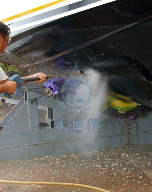 Yacht cleaning